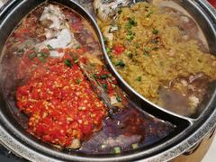 -阿瓦山寨·湘菜现炒·剁椒鱼头王(咸阳总店)