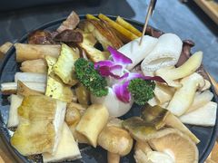 -一朵菌·野生菌探索家火锅(南亚店)