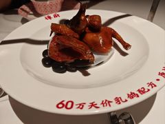 红烧中山石岐乳鸽-谭厨中山传家菜.乳鸽.脆鲩鱼(华强北中航城店)
