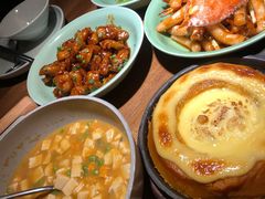 梭子蟹炒年糕-弄堂里·寻味杭州(湖滨银泰in77C区店)