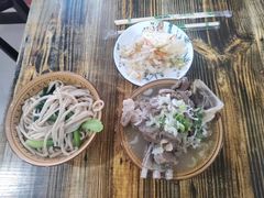 -陕北农家小吃风干羊肉剁荞面