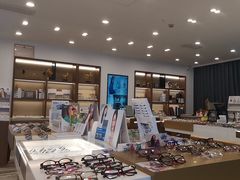 -三目眼镜·蔡司视觉合作店(青浦宝龙店)