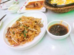 干炒牛河-东鑫记港式茶餐厅(南京东路店)