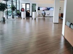 -宁波宝信宝马4S店(江北日湖店)