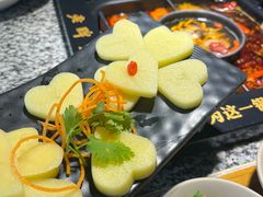 -老牌坊云南鱼豆花火锅(哈西万达店)