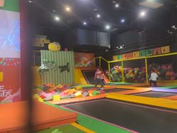 -蹦蹦跳跳(新奥购物中心店)