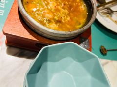 招牌小龙虾红汤泡饭-蜜桃花开·中西融合菜E&W(南长街店)