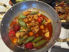 -阿瓦山寨·湘菜现炒·剁椒鱼头王(咸阳总店)