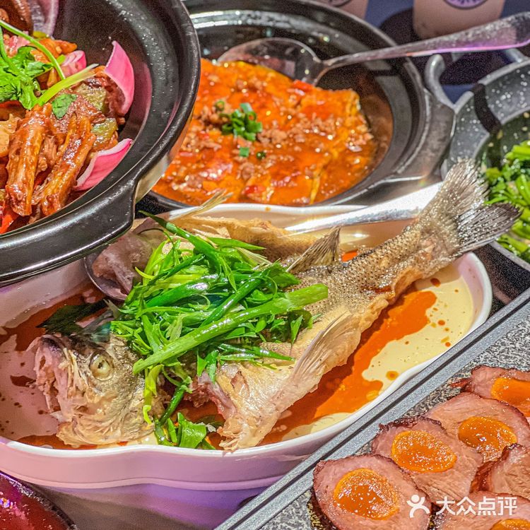 在深圳终于吃上了❗️咸蛋黄叉烧太幸福了趴🤩