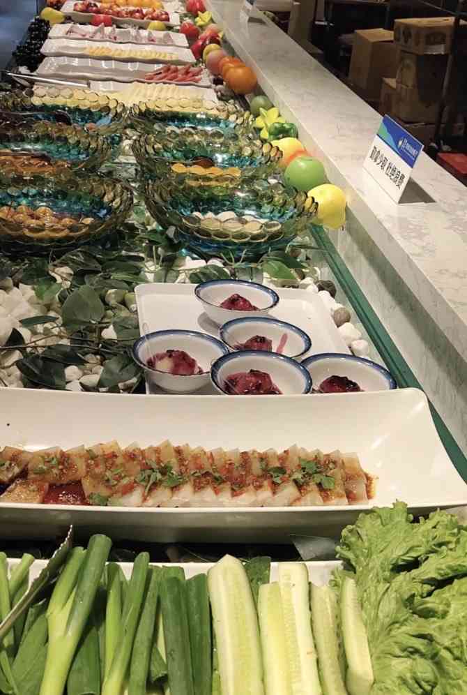 鑫悦新蓝鲸海鲜烤肉自助餐厅(开发区新玛特店)