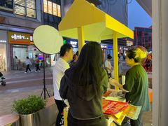 -咻啵翔翔零食基地(万达广场店)