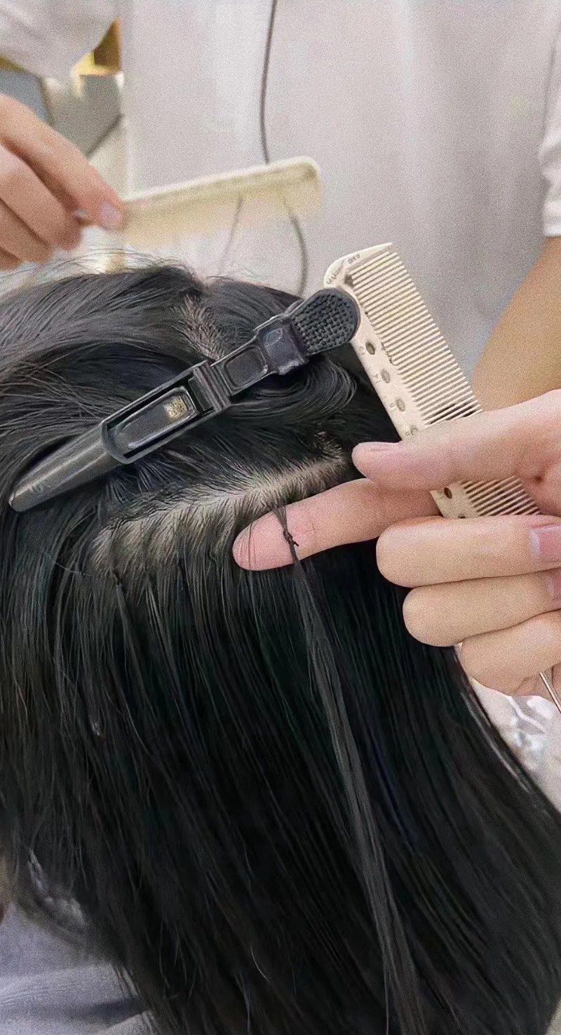 推荐选择自然的接发款式"
场合需求
"如果你需要参加婚礼,推荐