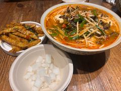 -粉八·云南米线·建水烧烤(常熟路店)