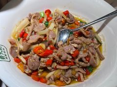 酸辣鸡杂-费大厨辣椒炒肉(黄兴中心广场店)