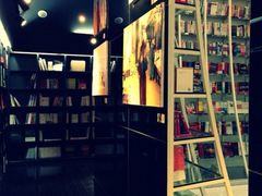 iphone_upload_pic-钟书阁(松江泰晤士小镇店)