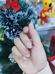 -灰姑娘美甲美睫馆