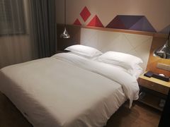 -柏曼酒店(广州天河体育中心林和西地铁站店)