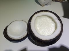 -志龙皇冠吃货椰子铺