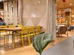 -新华里咖啡书吧(新华书店小寨店)