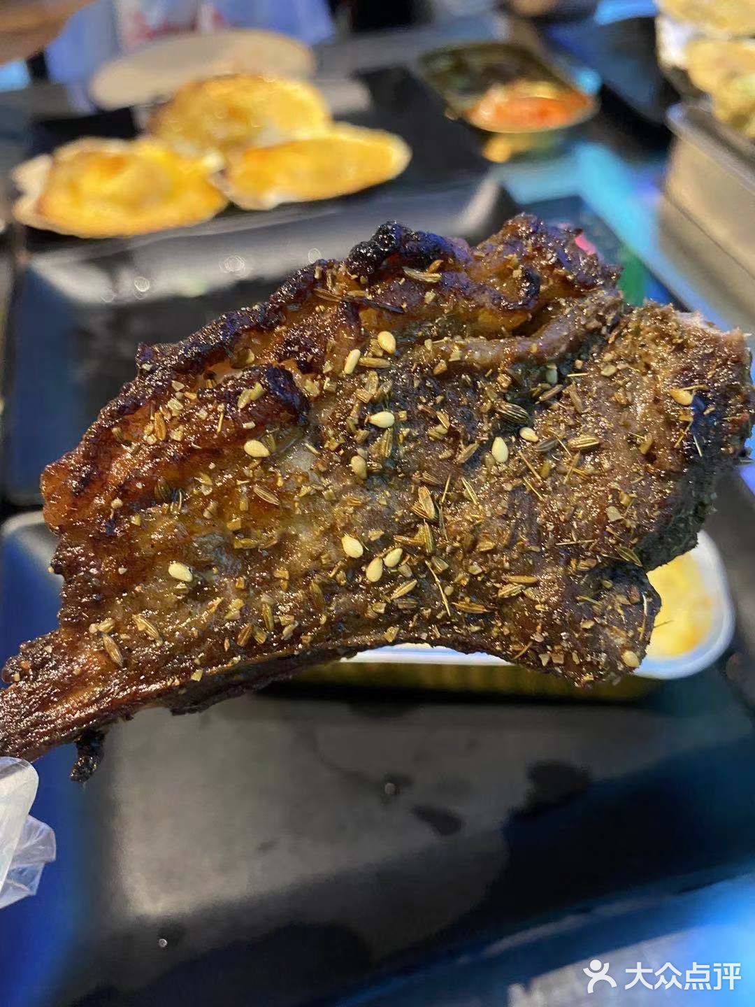 沉浸式全息投影用餐体验，吃串就到大成海鲜烧烤