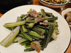 -莲餐厅·湖北菜·潜江小龙虾店(愚园路店)