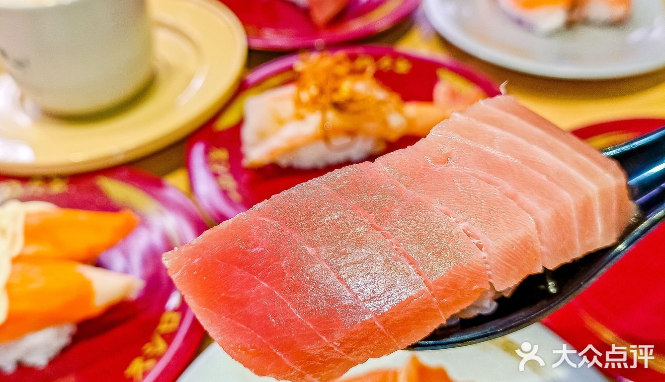 万菱汇｜火爆💥寿司郎新店：厚切中腩只要10元‼️