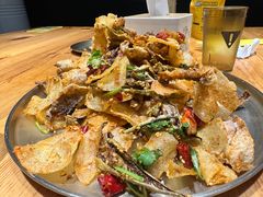鱼皮土豆片-大叹号啤酒屋·延边料理(建工店)
