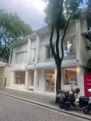 -SALON DE VANHADA