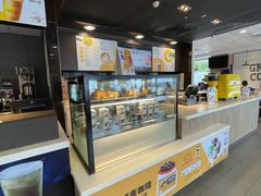 面包甜点陈列柜-麦当劳(健德桥得来速店)