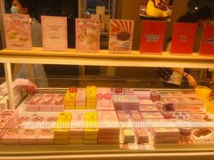 面包甜点陈列柜-好利来(熙地港店)