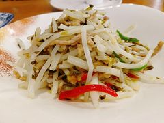 芦苇根炒咸菜肉丝-品鲜村农家菜·阳澄湖大闸蟹(总店)