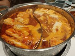 酸汤猪手火锅-小街猪手(团结湖店)