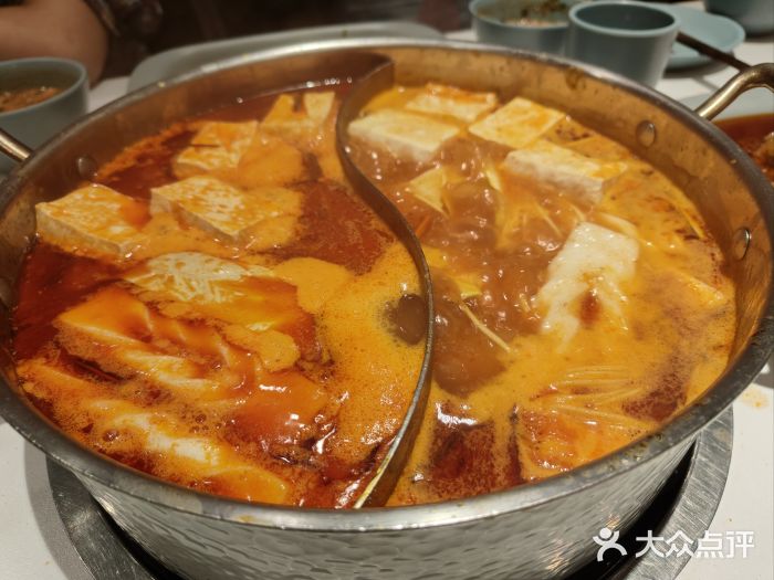 小街猪手(团结湖店)酸汤猪手火锅图片