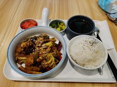 麻辣香香盖浇饭-轻蔬不用等·素食(江苏路店)