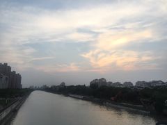 -上海龙吴水胜海发市场