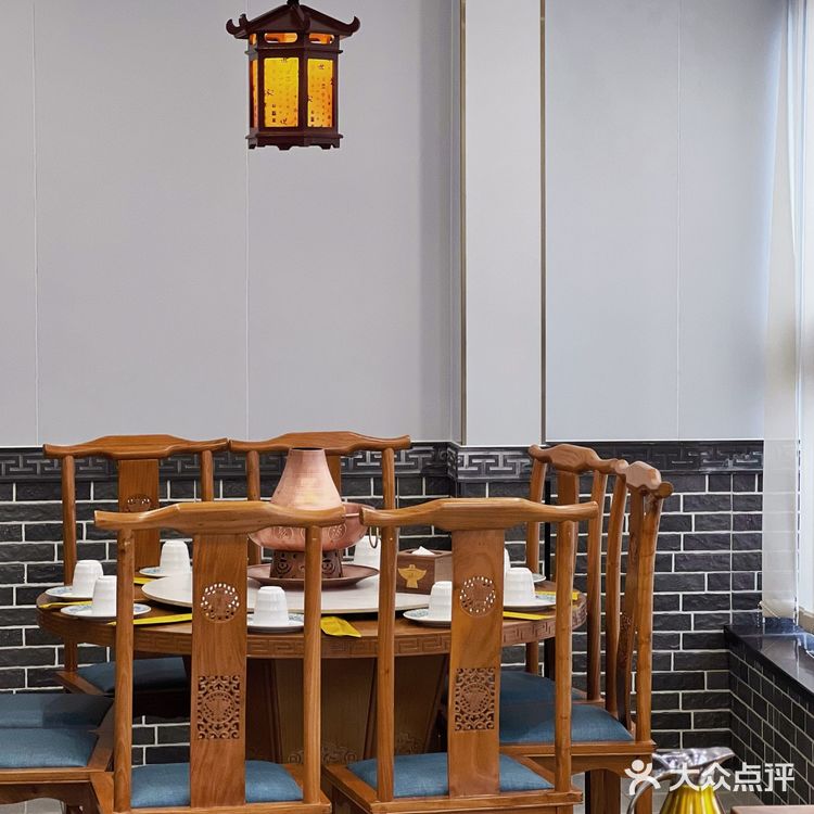 应该是加盟店,有可能的话还是建议去聚宝源老店