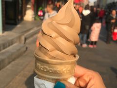 巧克力榛子甜筒-麦当劳(大栅栏店)