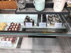 -UNI UNI(环亚凯瑟琳店)