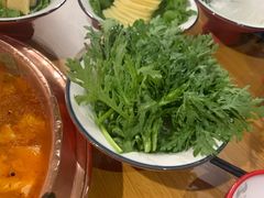 -虾弄弄海派小龙虾·牛羊蝎子火锅