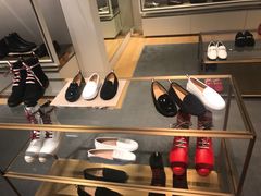-乐蓬马歇百货公司(Rive Gauche)