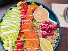 三文鱼波奇碗-沏点Trattoria意大利餐厅(新街口店)