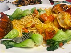 -深圳富苑皇冠假日套房酒店