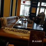 爱吃他们家香肠，配酸黄瓜，爽口