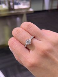 -VRAI Outlet 芮爱珠宝工厂店·Diamond Foundry培育钻石(杨浦合生汇店)