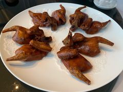 润烧脆皮乳鸽-粤界(望京金辉店)