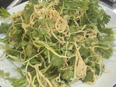 水芹拌云丝-金丝饭庄(金丝新天地保障性住宅小区店)