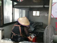 -黄记四更烤乳猪店