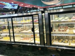 面包甜点陈列柜-圣罗巴海鲜自助(黑金店)