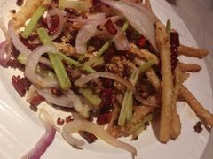 -老街烧烤大排档·地道湖北菜·龙虾馆(汉口火车站店)