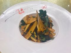 巧手萝卜衣-万重锦·人文川菜馆(骡马市店)